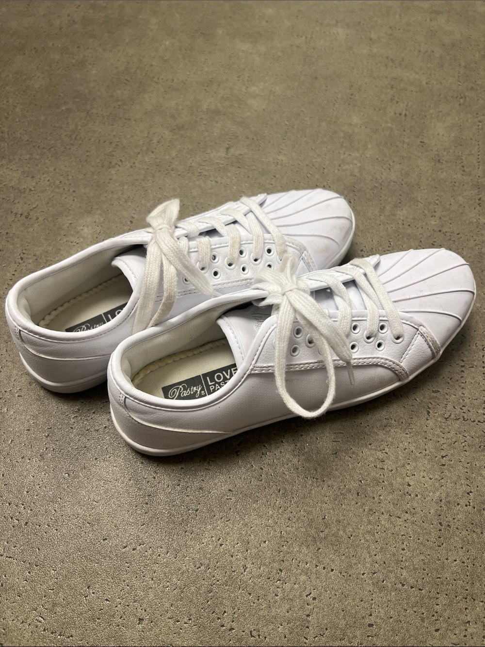 Pastry White Women's Low-Top Athletic Sneakers